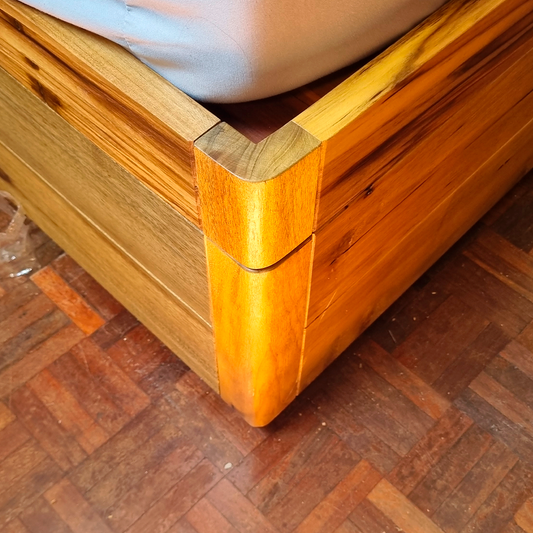Cama báu